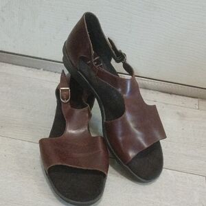 Brown Leather T-Strap Sandals with Block Heel